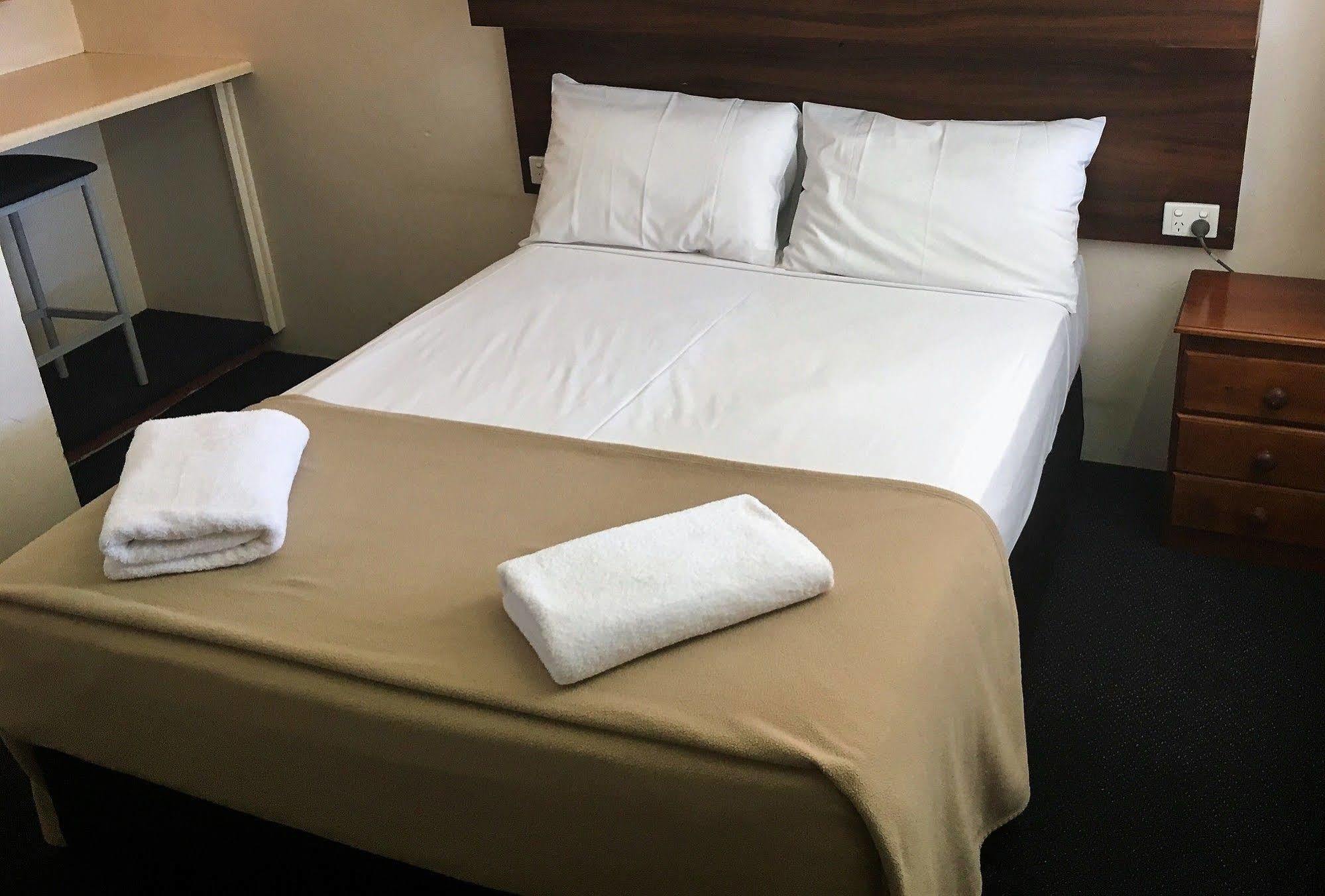 Balonne River Motor Inn Saint George Esterno foto
